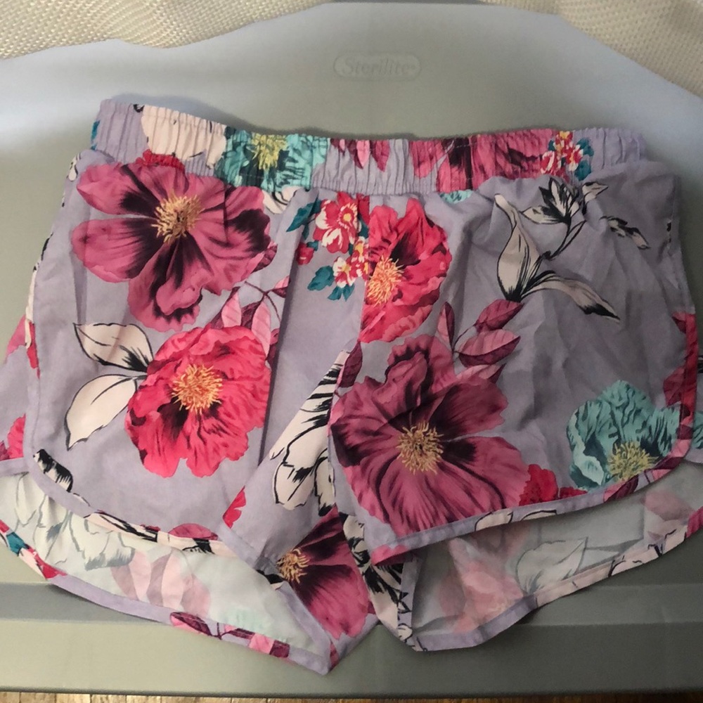 Floral old navy active shorts with liner